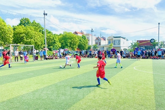 Đội bóng đá U10 Cẩm Chế vô địch huyện Thanh Hà năm 2022